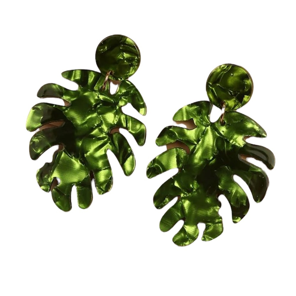 •Palm Leaf Design Dangle Earrings•